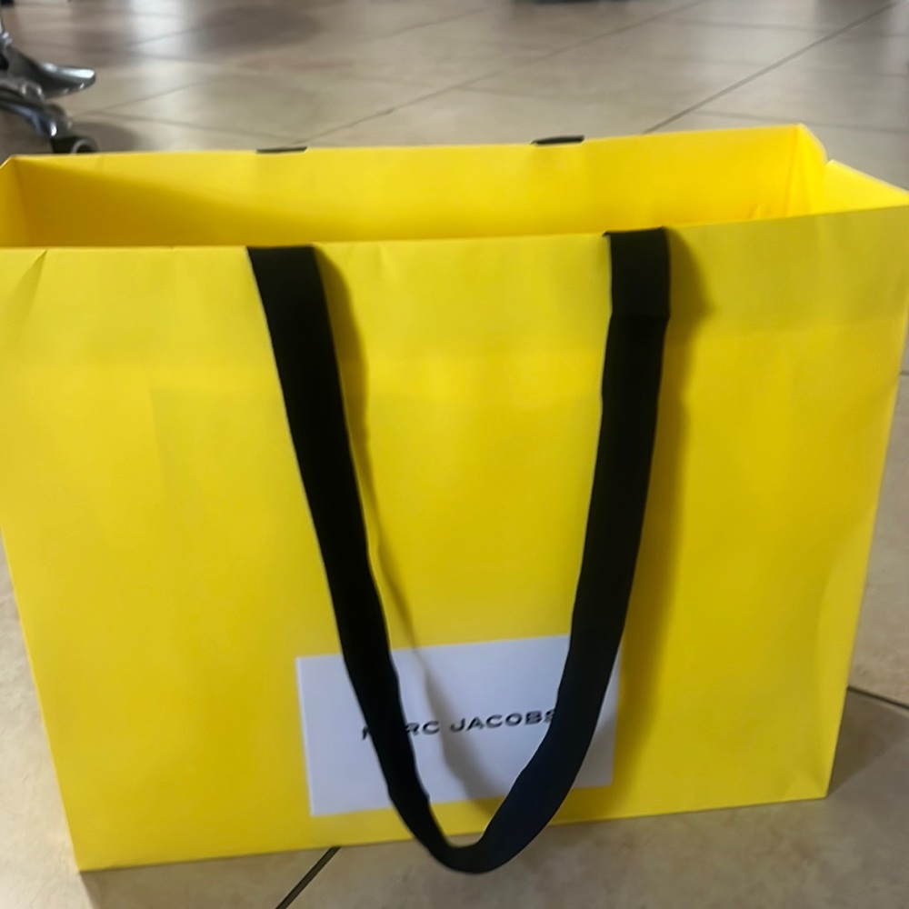 Marc jacobs gift bag (large) and wrapping